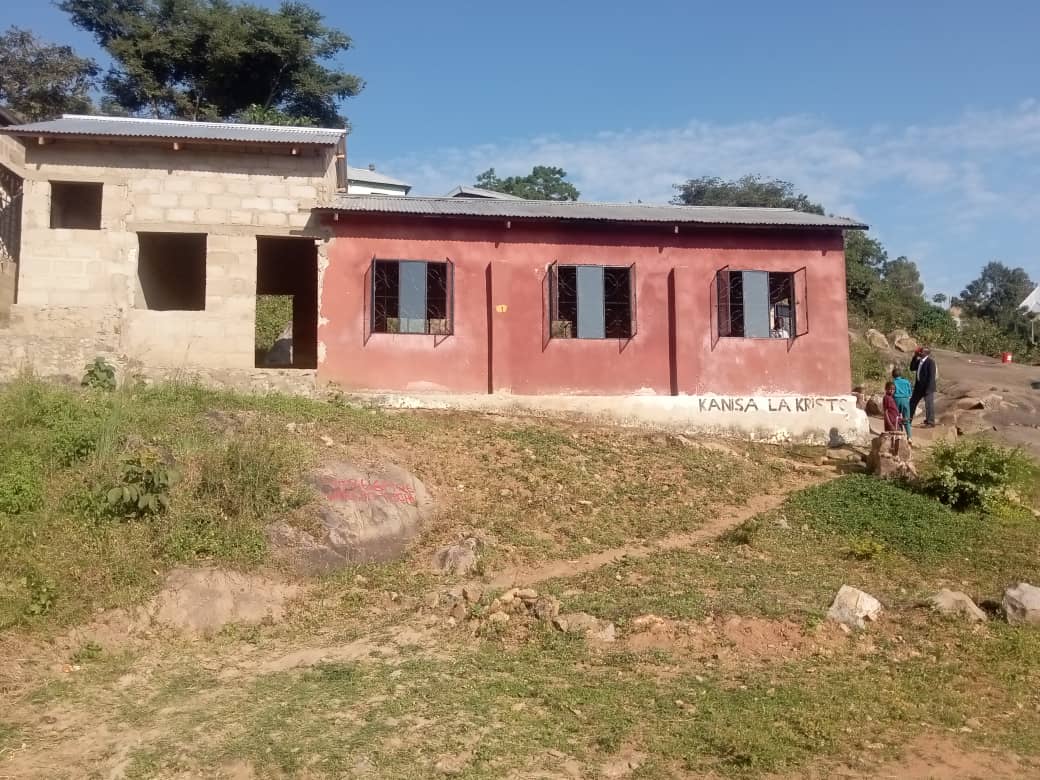 Kanisa la Kristo 1. Kanisa la Kristo Michungwani. - Mwanza